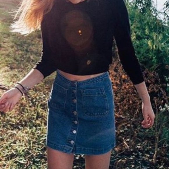 Brandy Melville Dresses & Skirts - Brandy Melville Button Front Skirt